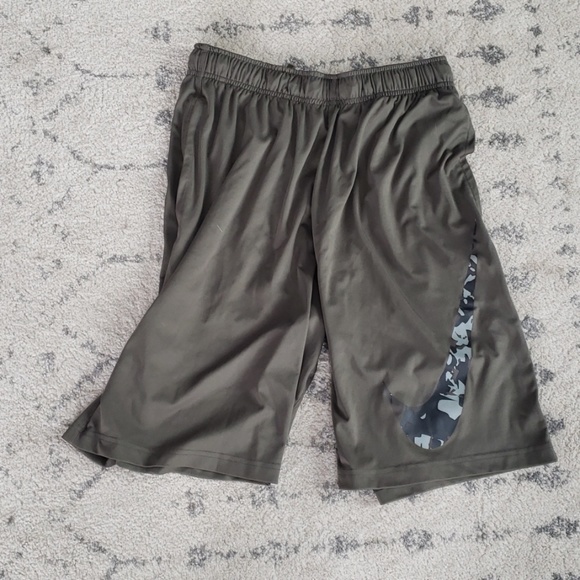 Nike Other - Nike dri-fit camo shorts